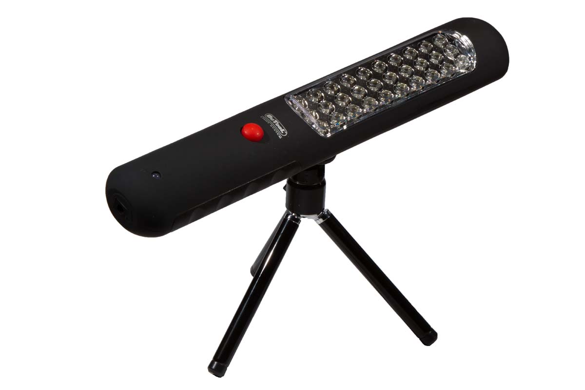 LED flash light with tripod